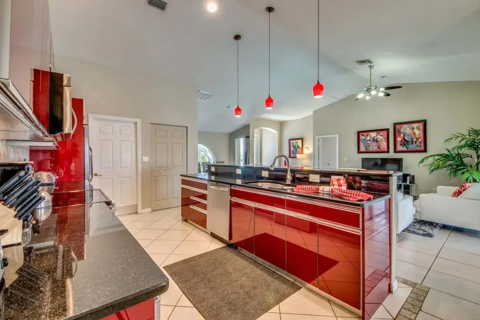 Villazo Ann - Roelens Vacations