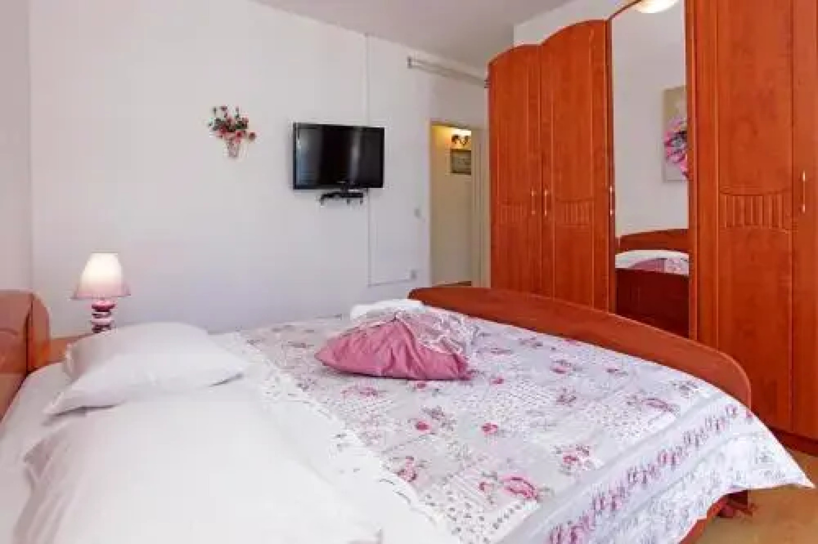 Sunshine Apartment Doda