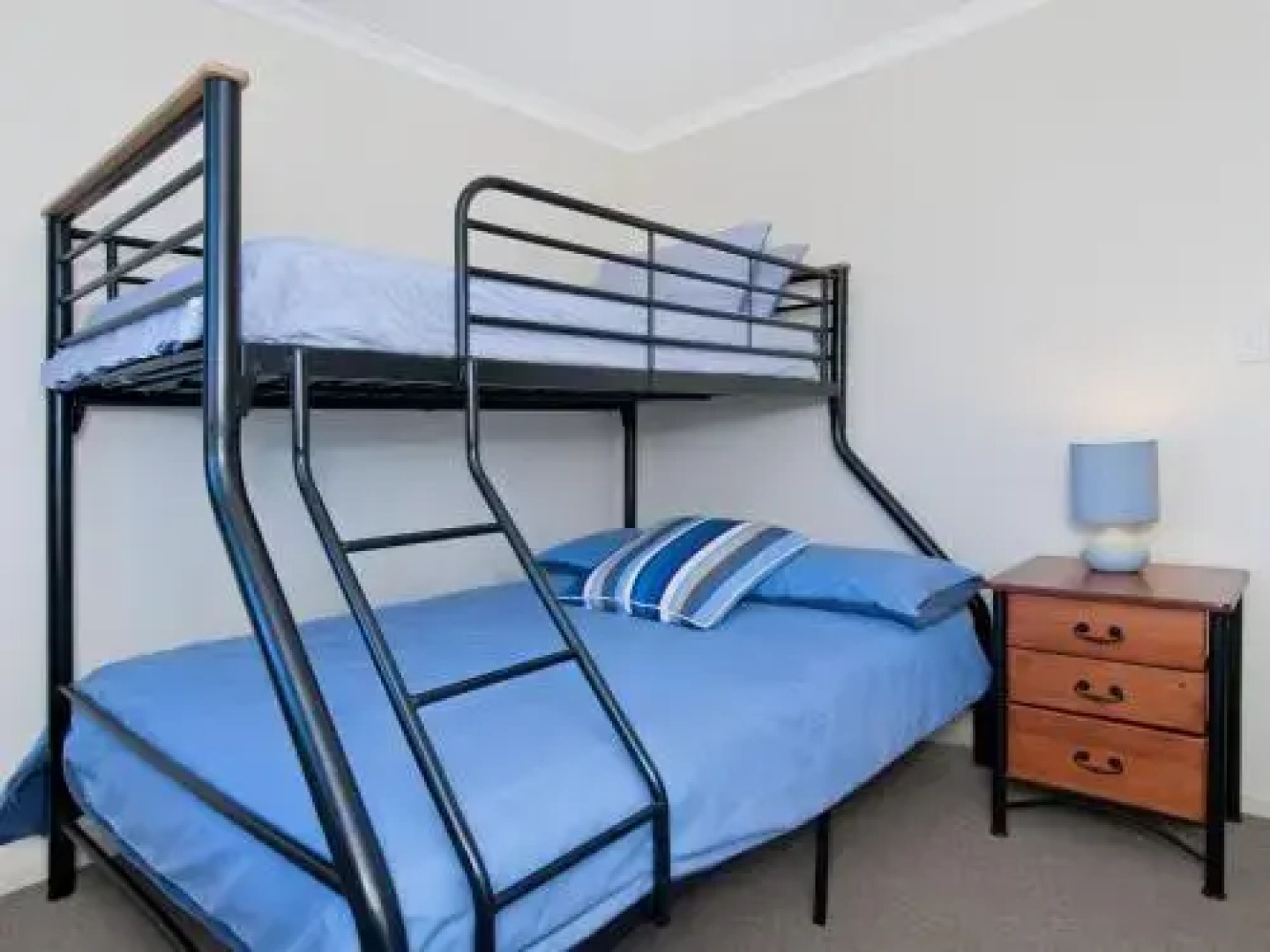 TOPVIEWS - 15Second Av BH