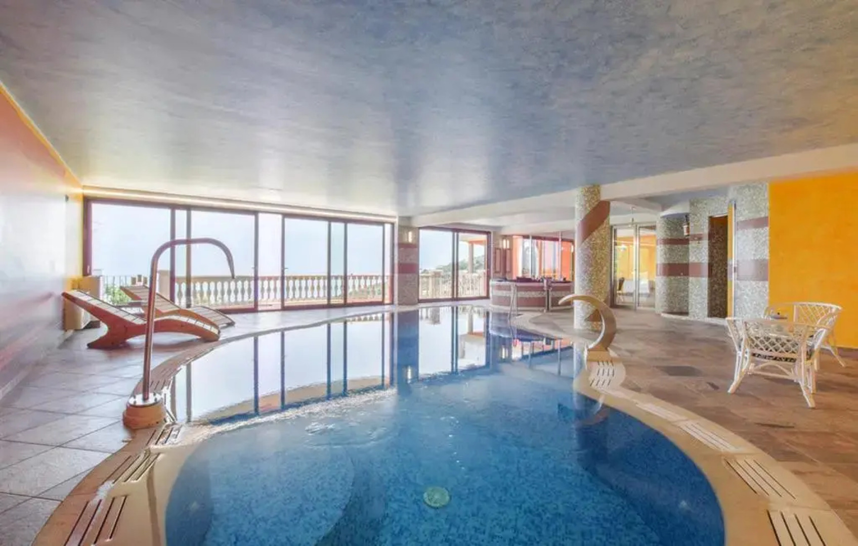 Villa Rosaria con spa e piscina interna