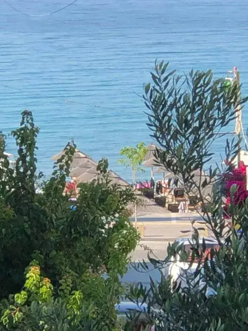 Thomas House near the beach