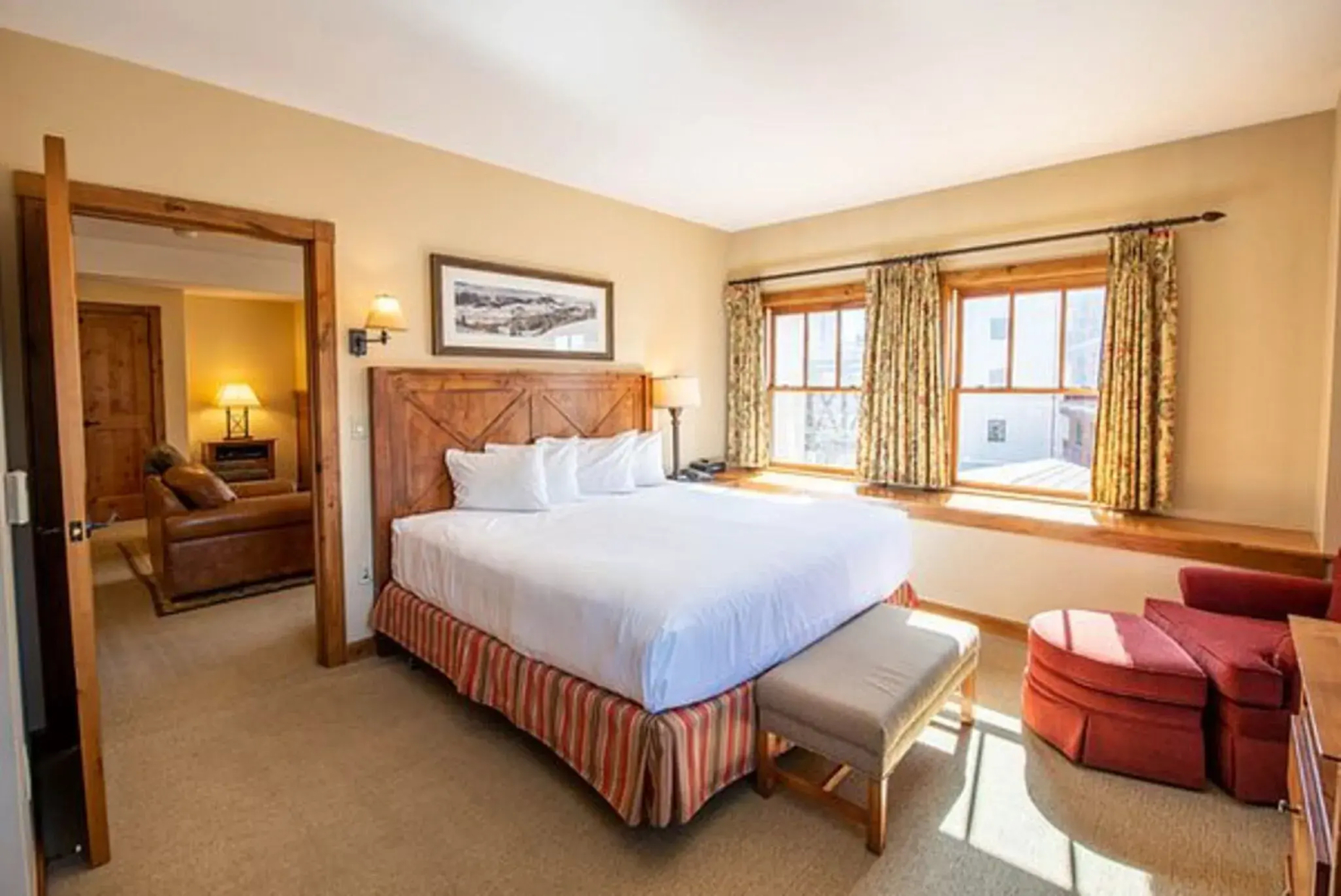 Lodge at Mountaineer Square