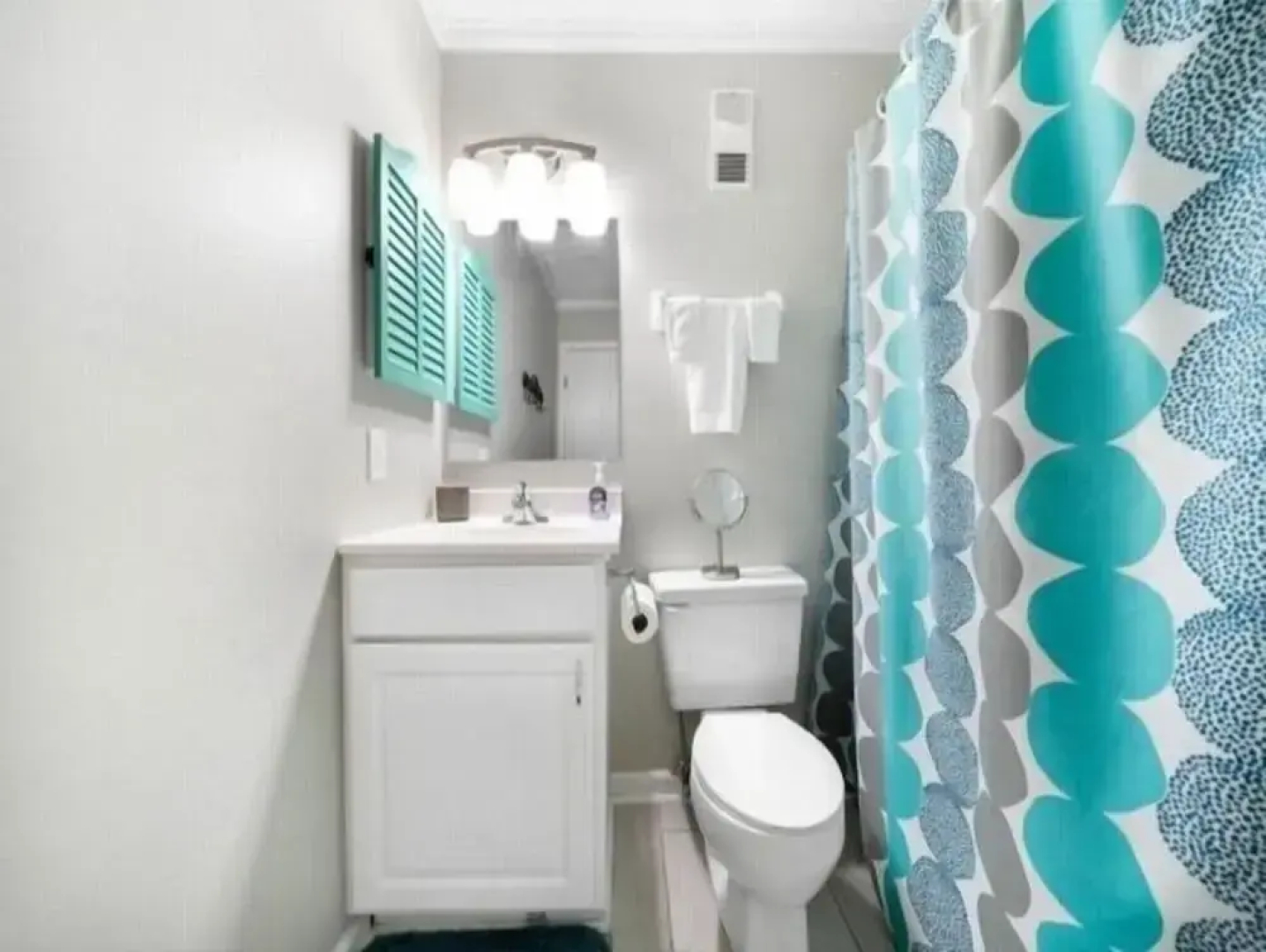 Ocean Time - Steps To The Beach! Carolina Beach Charm Surrounds You When Your On Ocean Time! 2 Bedroom Condo by Redawning
