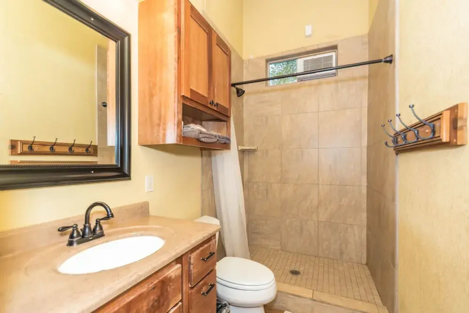 Geronimo Creek Retreat- Tipi 2 Red Fox