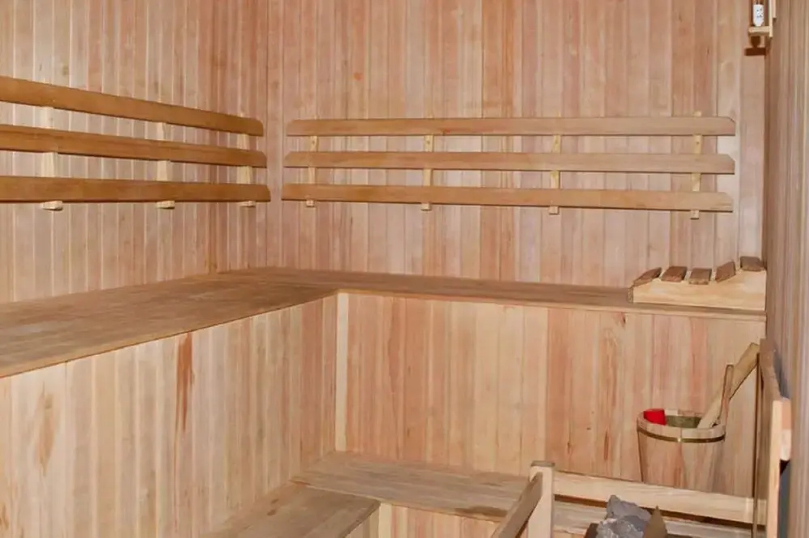 BA Hollywood Apartments