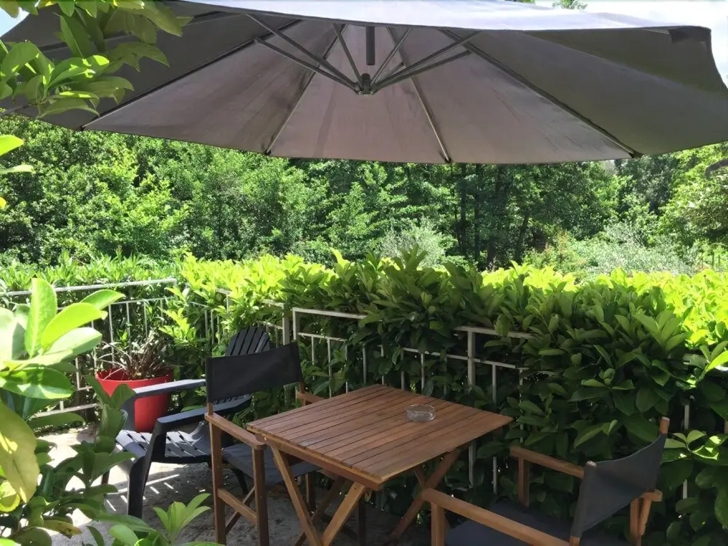 Quiet studio with air conditionning