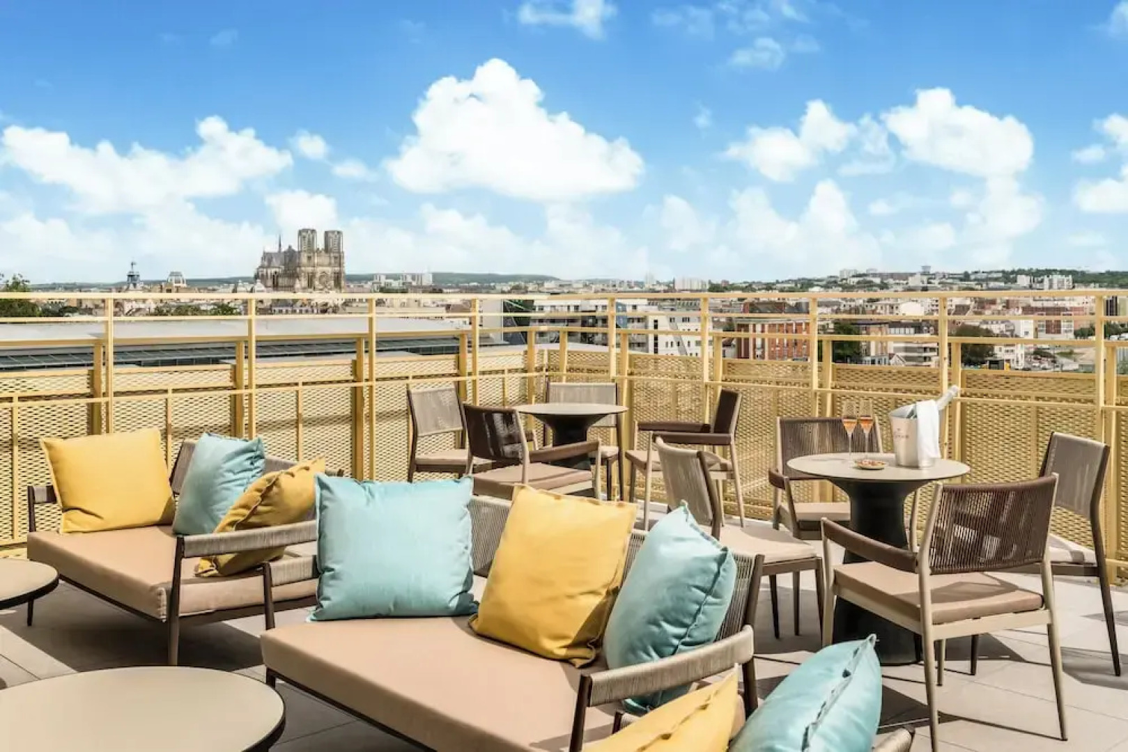 Holiday Inn Express and Suites Reims Rives De Vesle by IHG