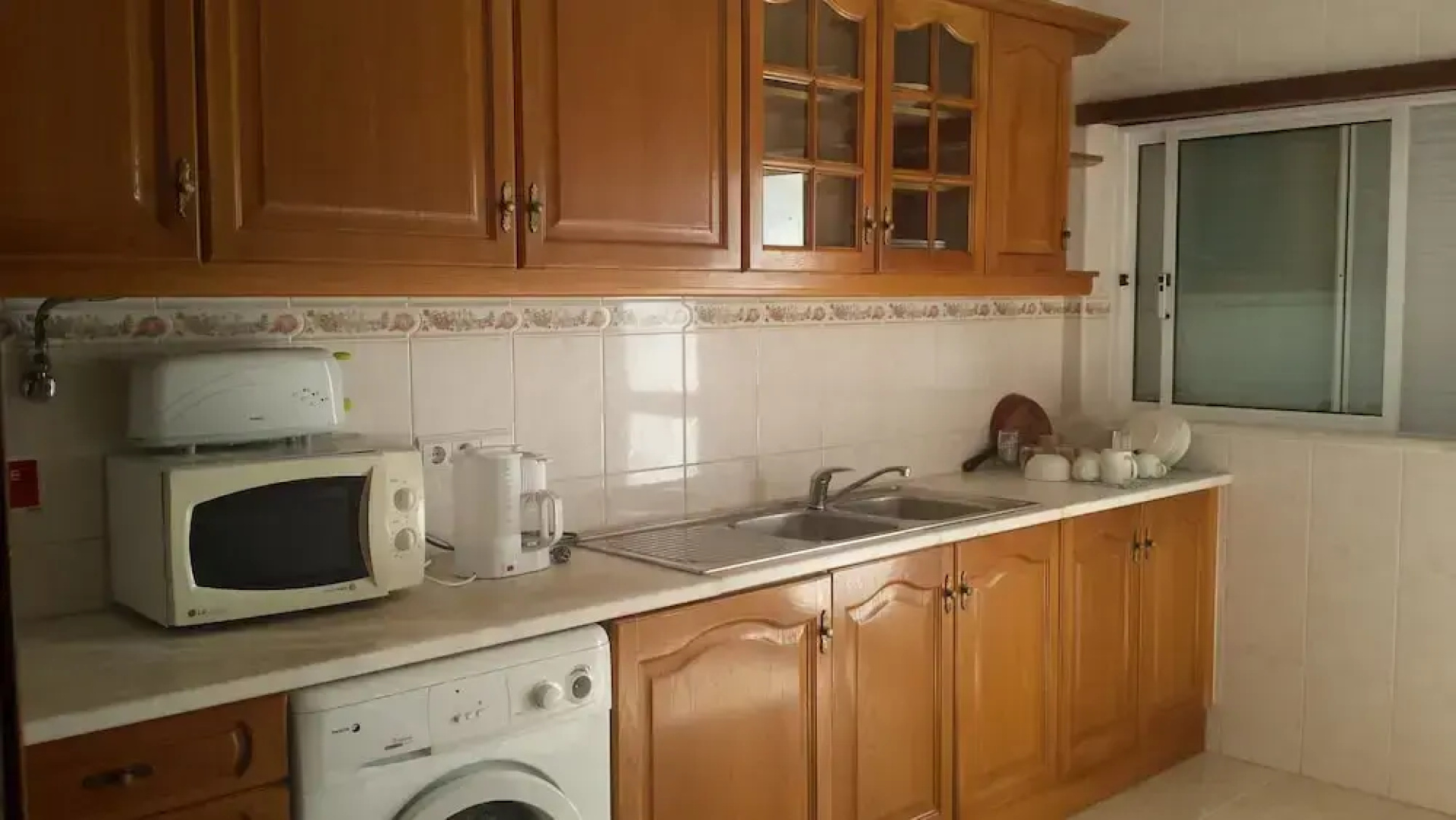 Lovely 4-bed Apartment in Estombar