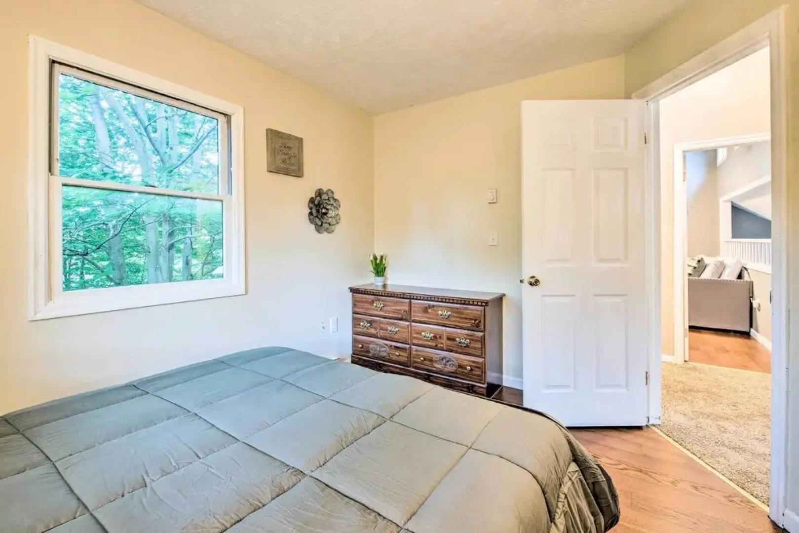 Poconos House w/ Large Deck, Gas Grill & Fire Pit!