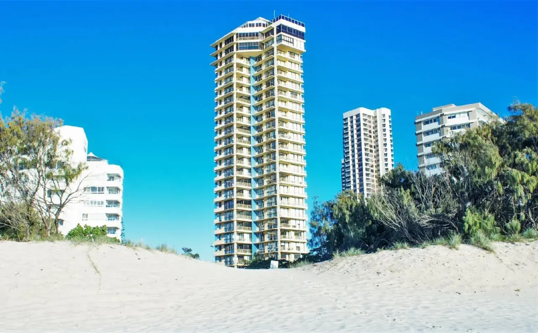 Capricorn One Beachside Holiday Apartment-Official