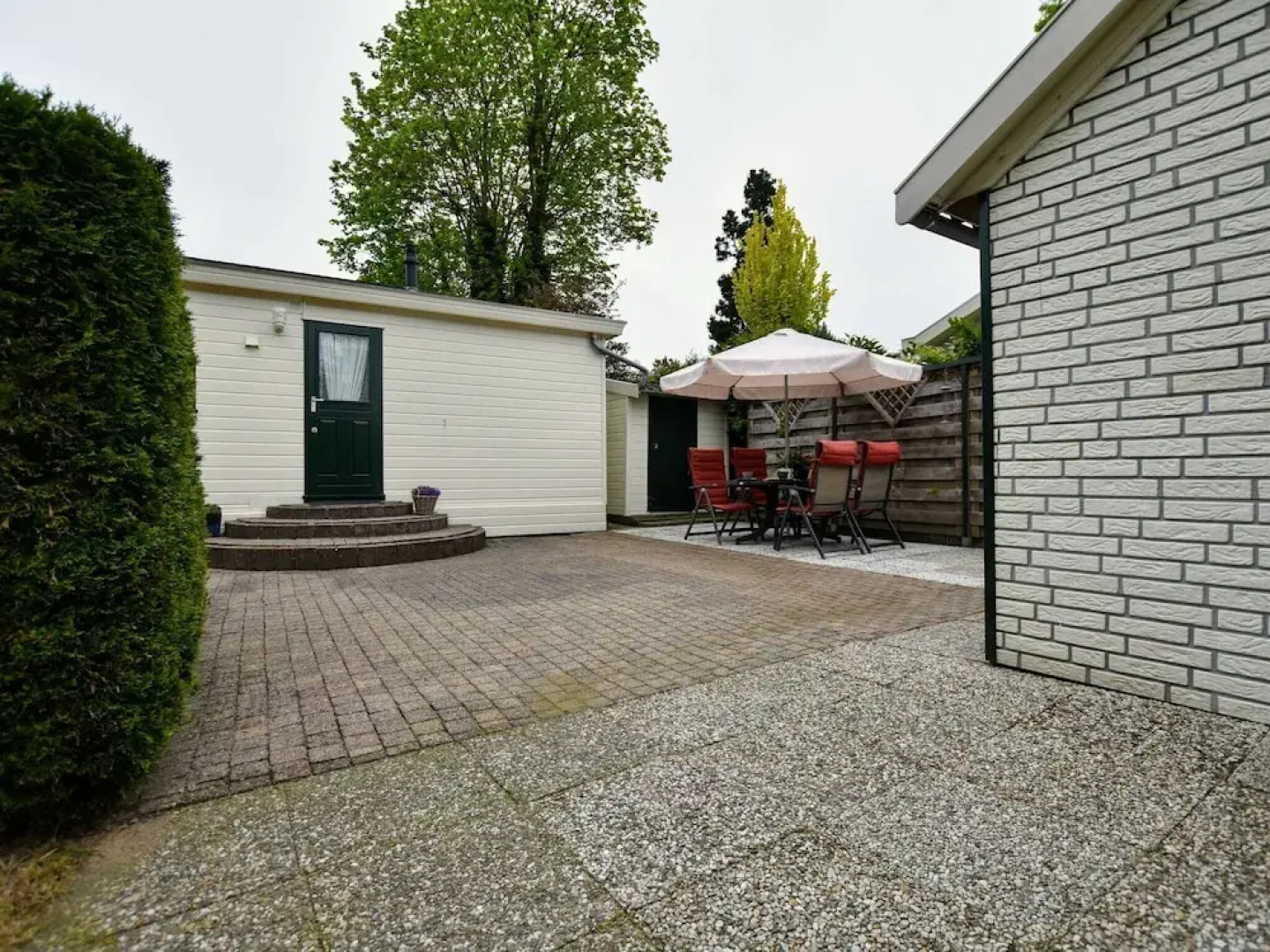 Spacious Chalet With Enclosed Garden in Small-scale Holiday Resort Adjacent to Forest