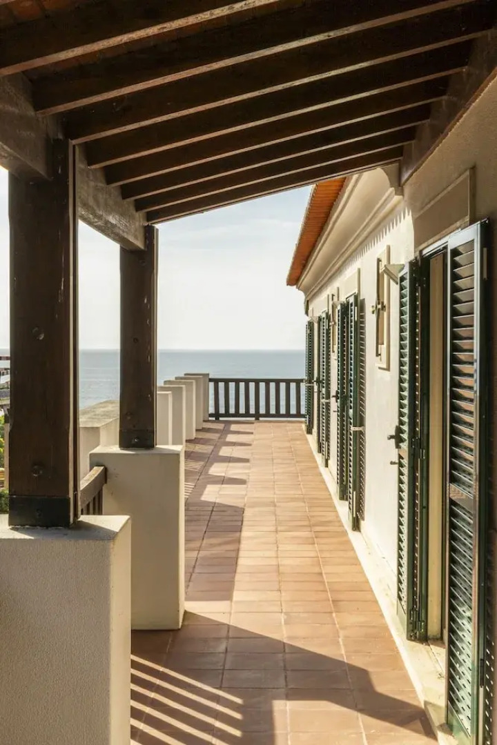 Coastal Charm Chalet by Cadenzalux