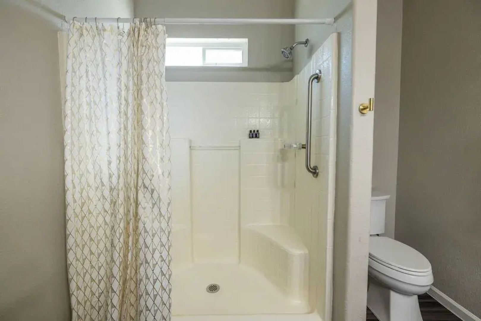 Glendale Keim 4 Bedroom Home By Redawning