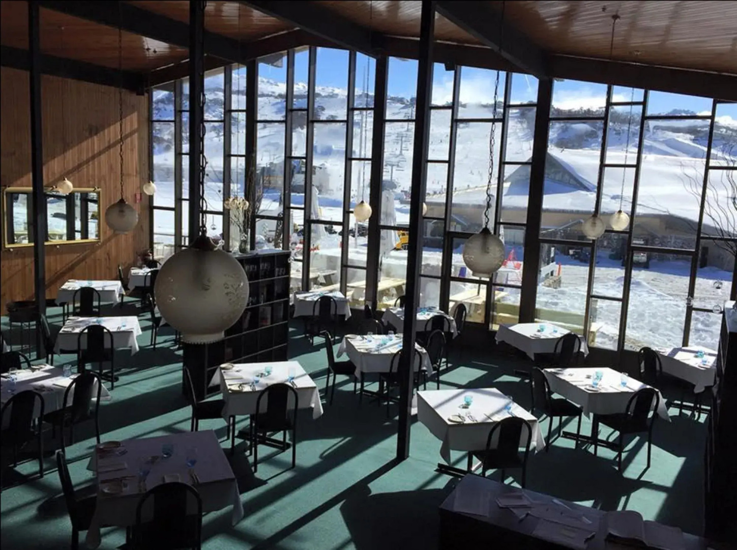 Man From Snowy River Hotel