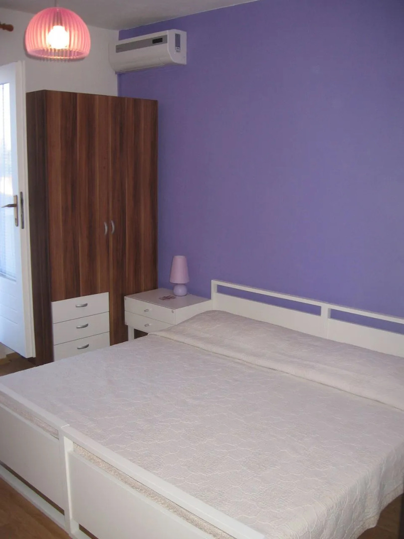 Room Mini - parking: R1 s balkonom Bol, Island Brac