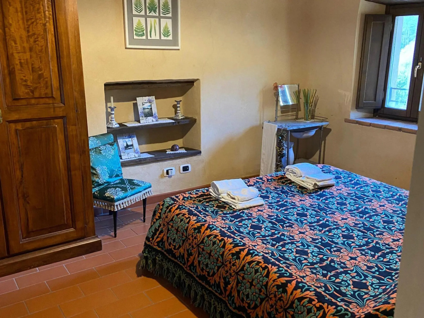 Graceful Cottage in Vergemoli with Private Fenced Garden