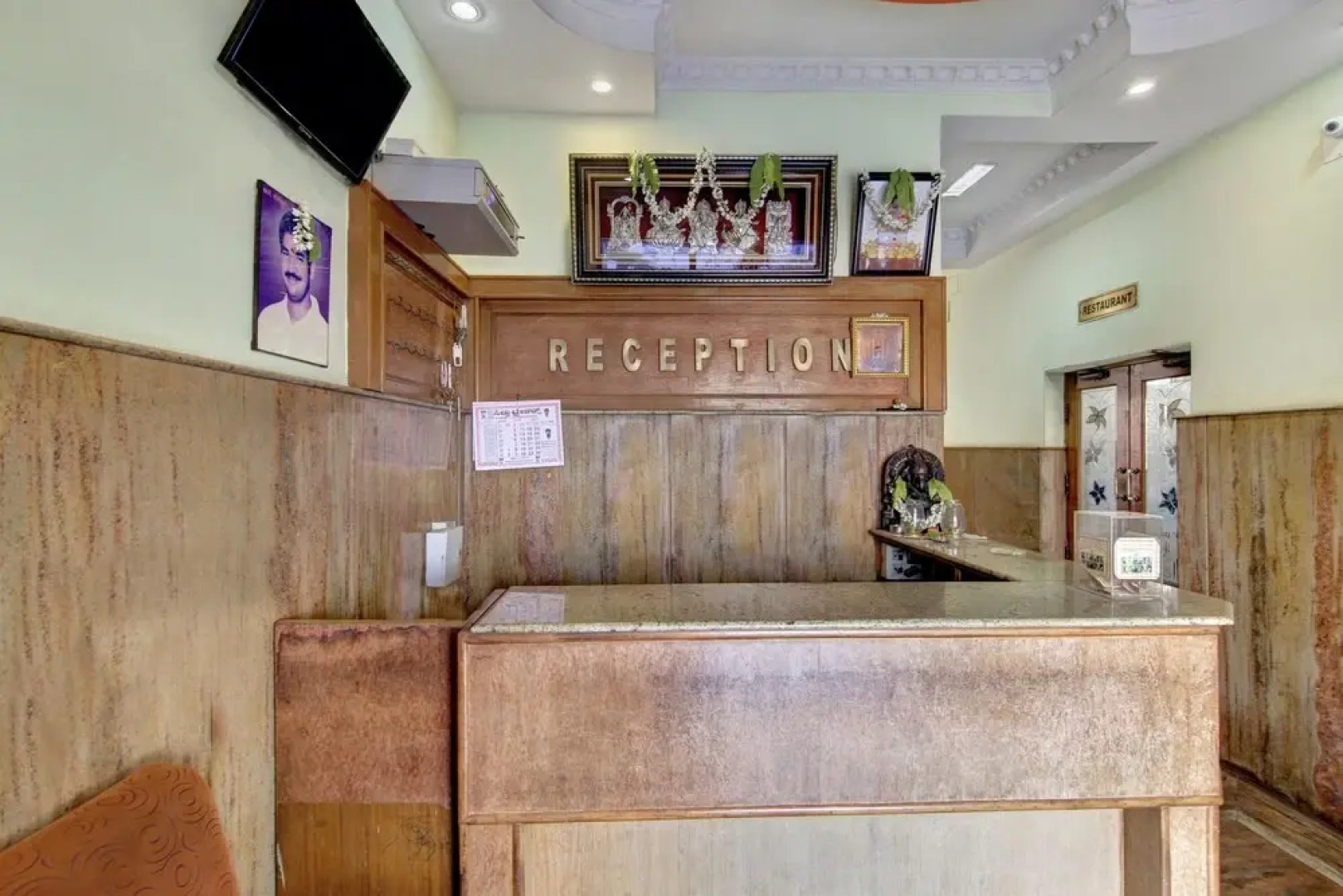 OYO 29039 Hotel Jyothi International