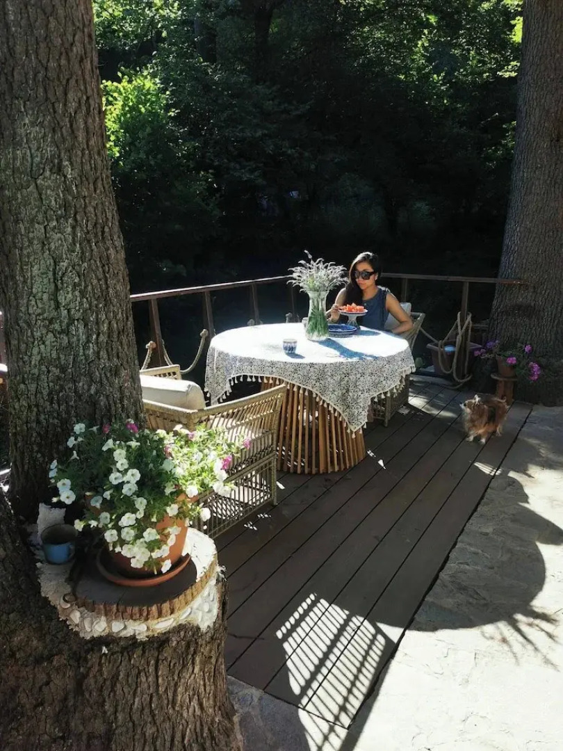 Sunny Wooden House on Creek, 30 Minutes Prague