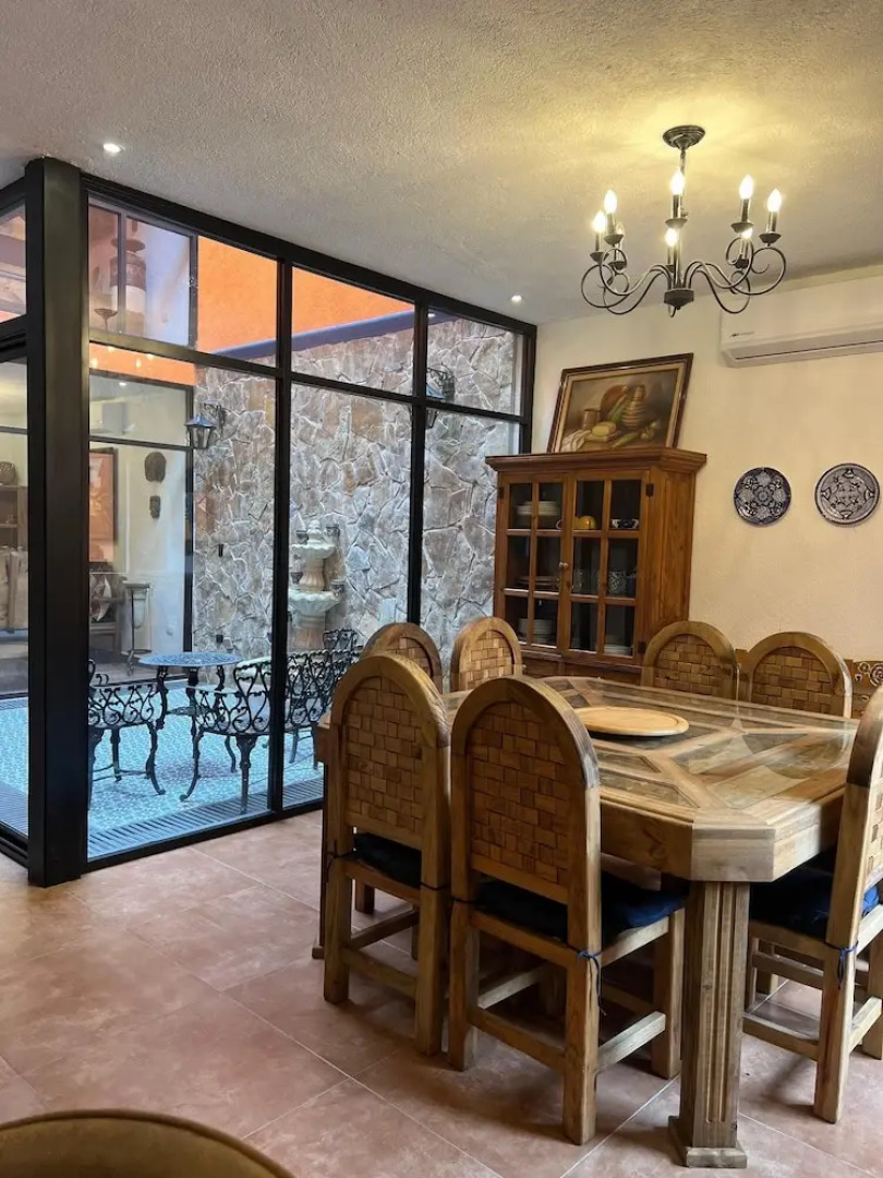 Casa Colonial en Pueblo Mágico by Adhoc