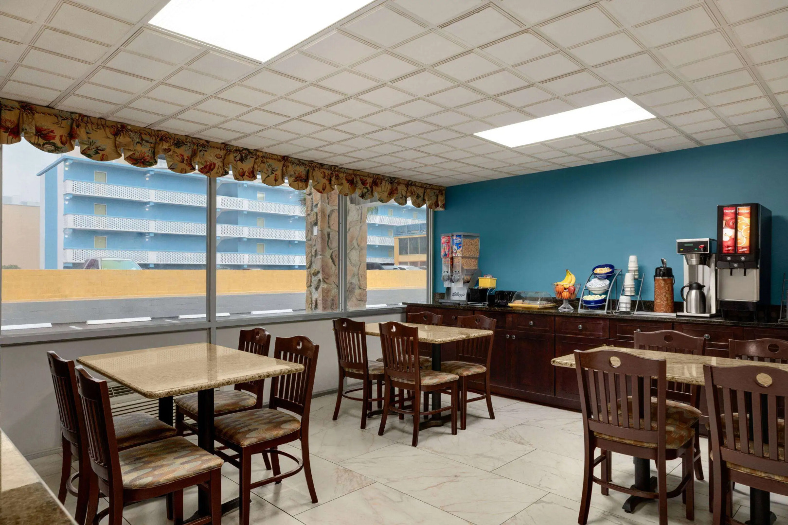 Days Inn by Wyndham Myrtle Beach-Beach Front