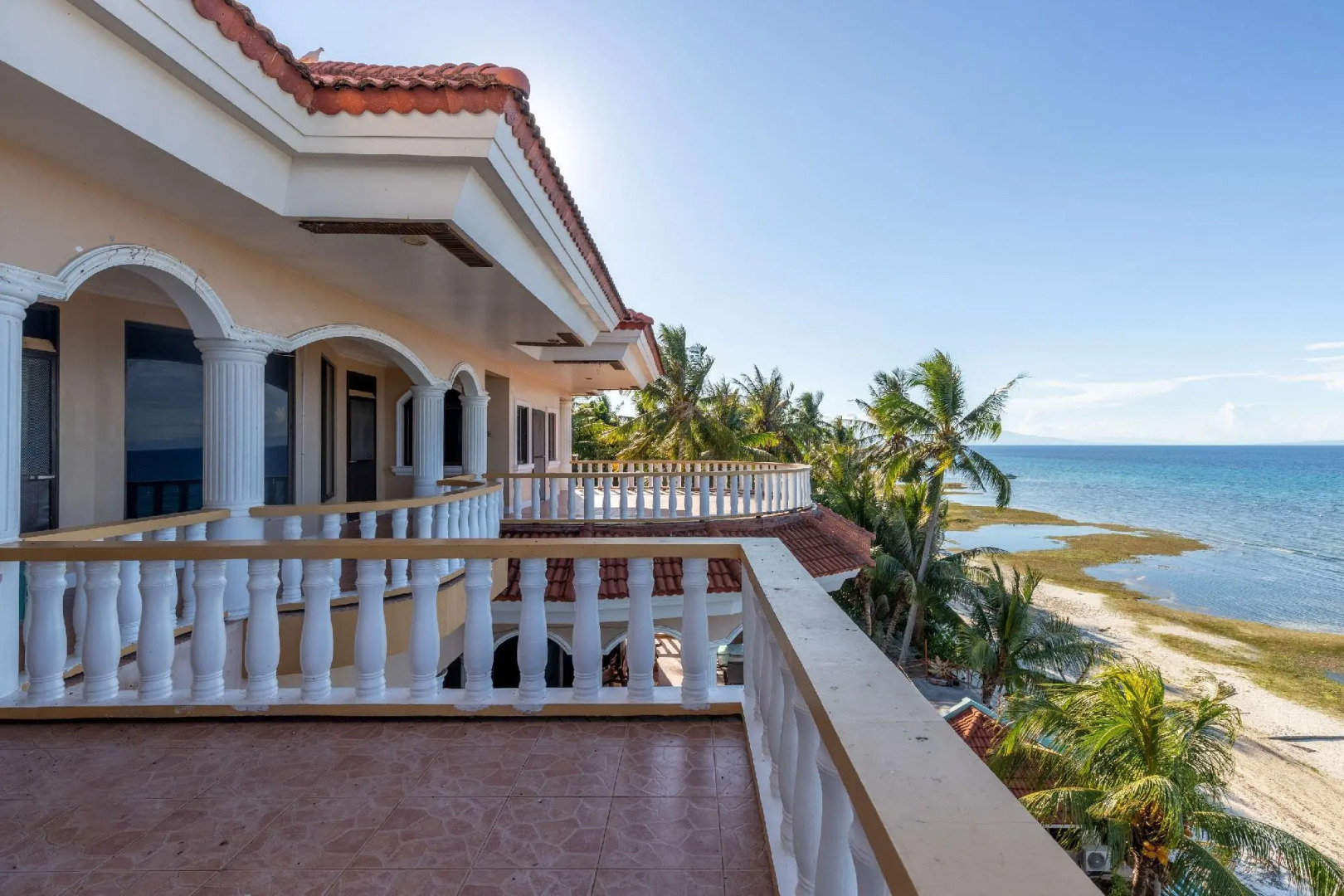Casa Royal Beach Front
