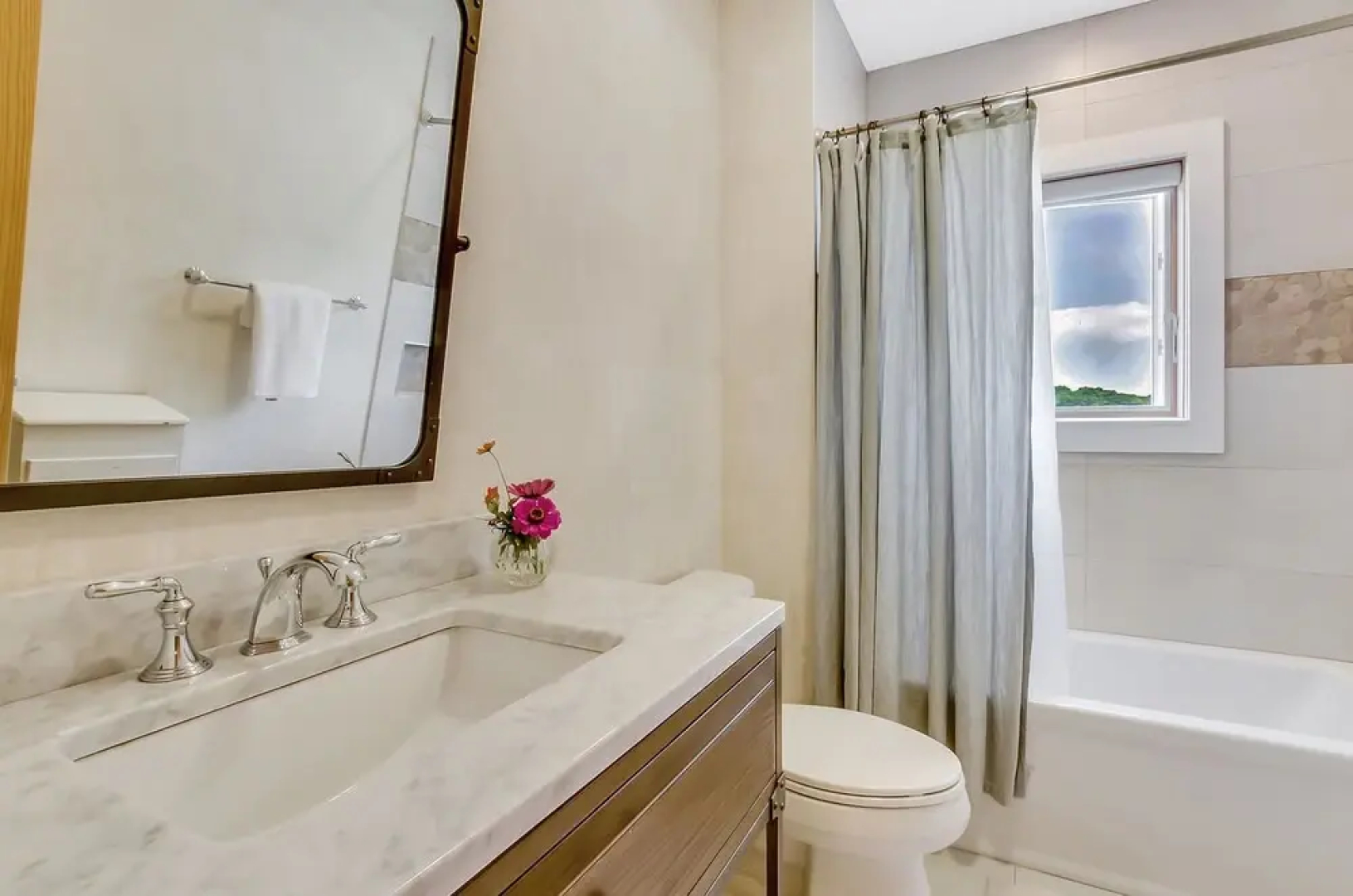 North Fork Waterfront Beach House