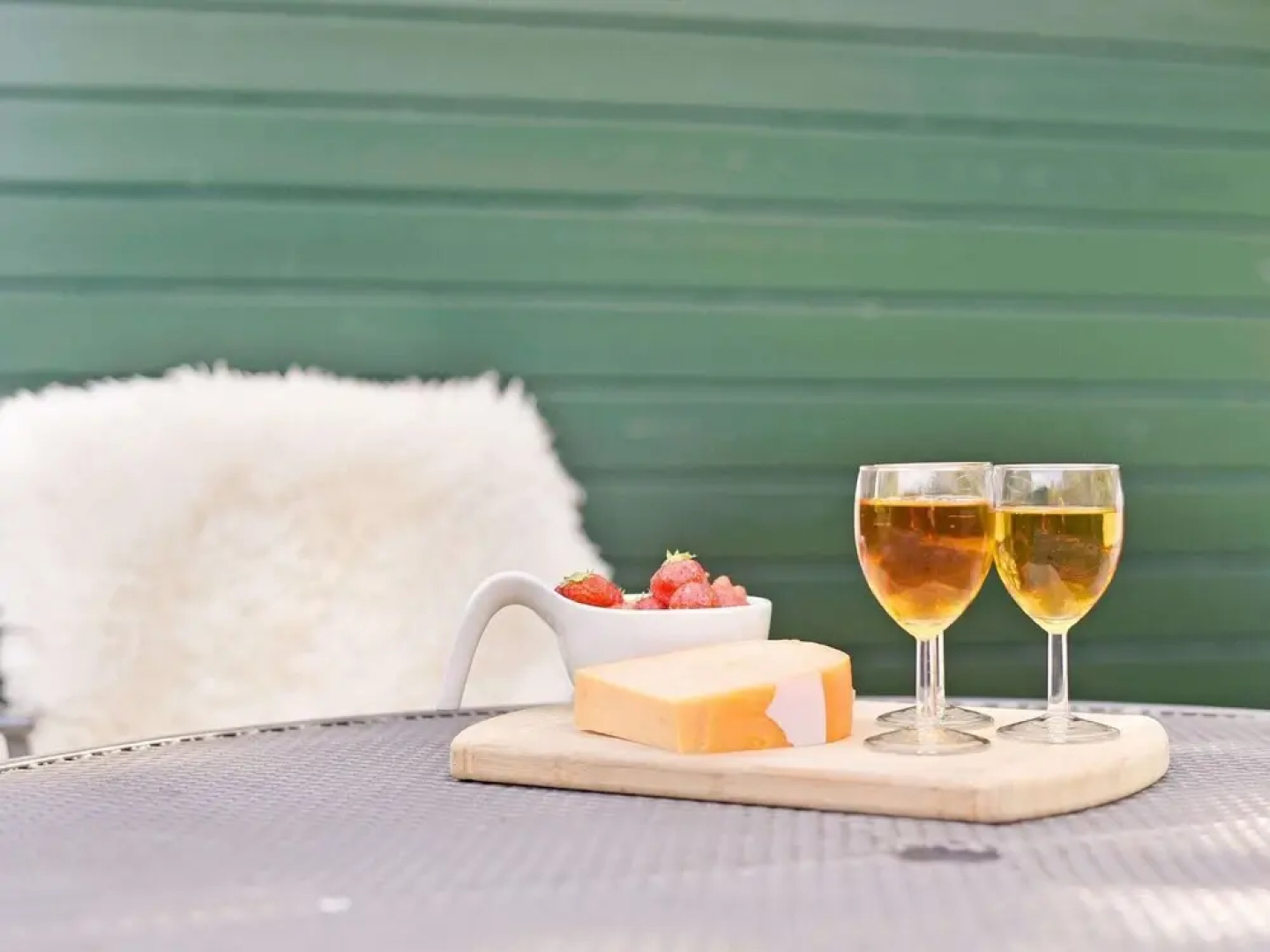 Finnish Chalet with Private Garden & Sauna near Veluwe