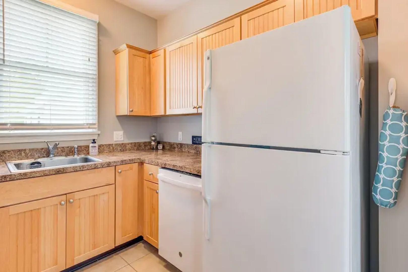 1 Mi to Moody Beach: Cottage w/ Pool Access!