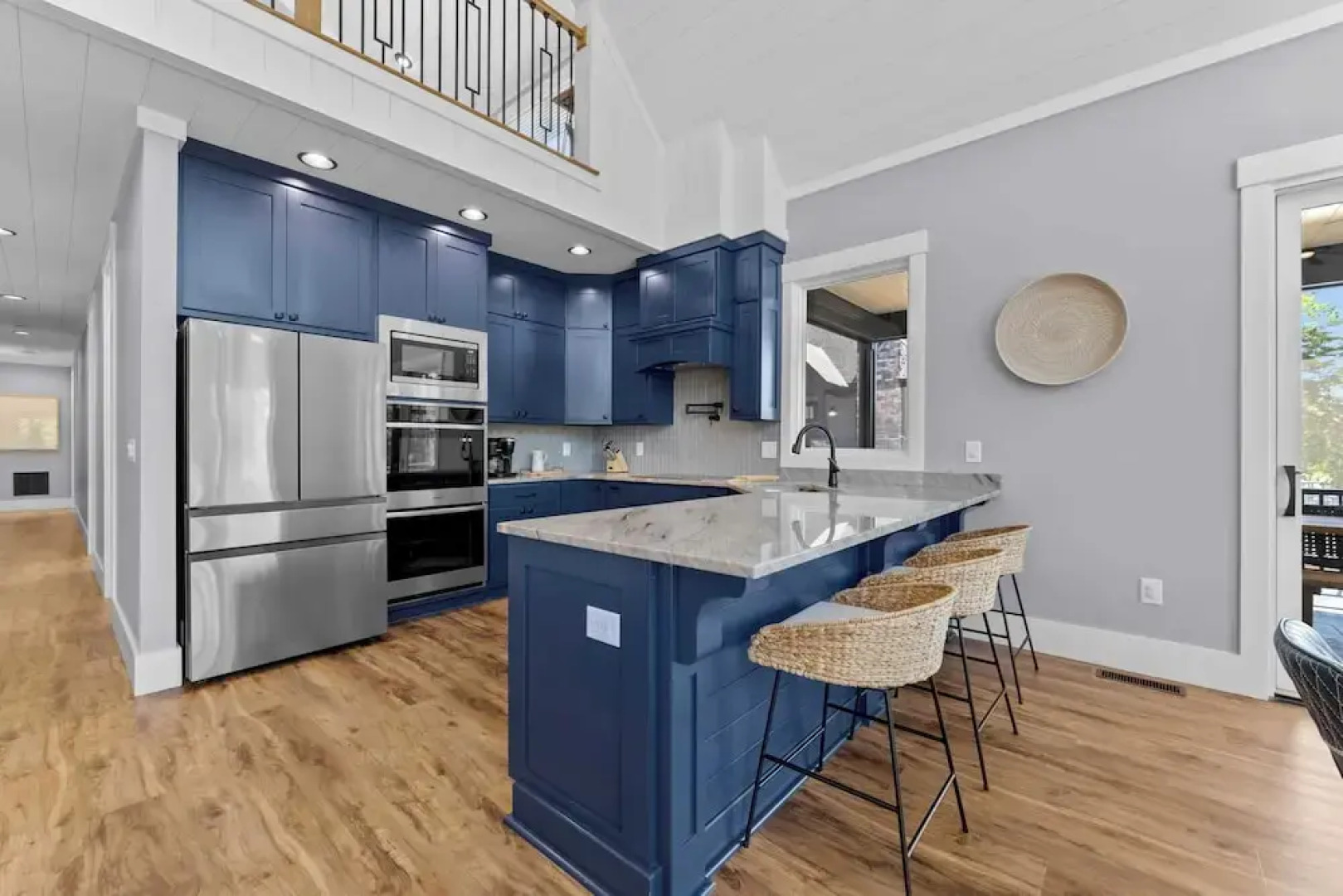 Black Bear & Blue Heron by Avantstay 2 Lakefront Homes, Sleeps 43 Pool, Dock, Theater