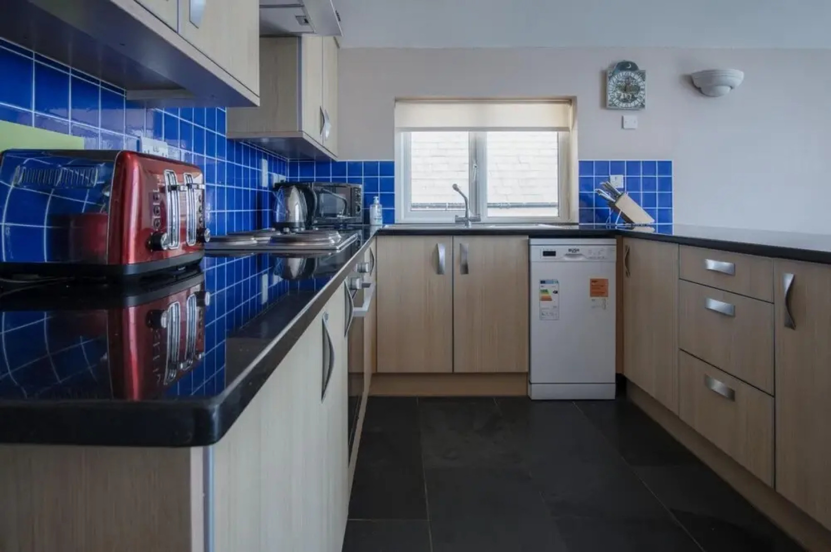 Manor View - 1 Bedroom Apartment - Pendine