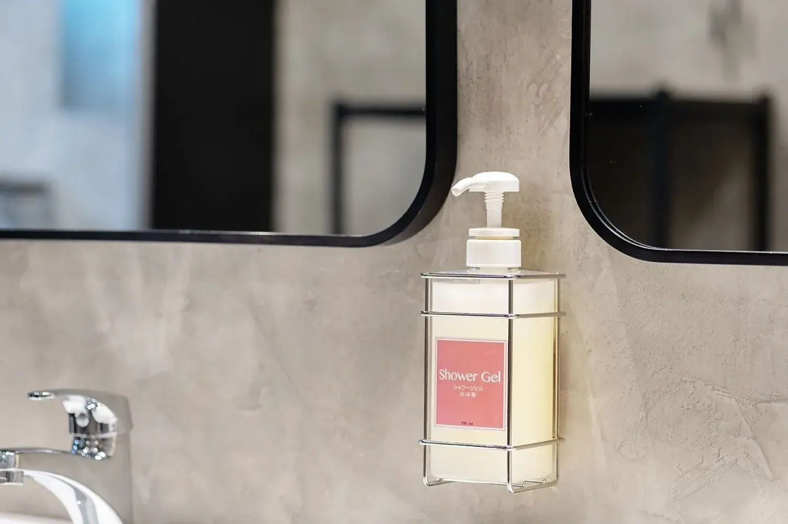 Siam Subway Hostel and Café