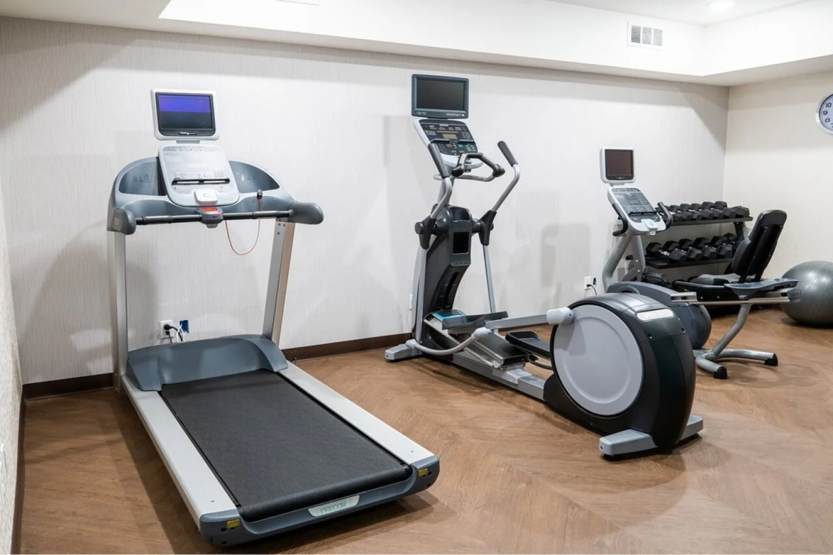 Holiday Inn Express & Suites Lake Forest by IHG