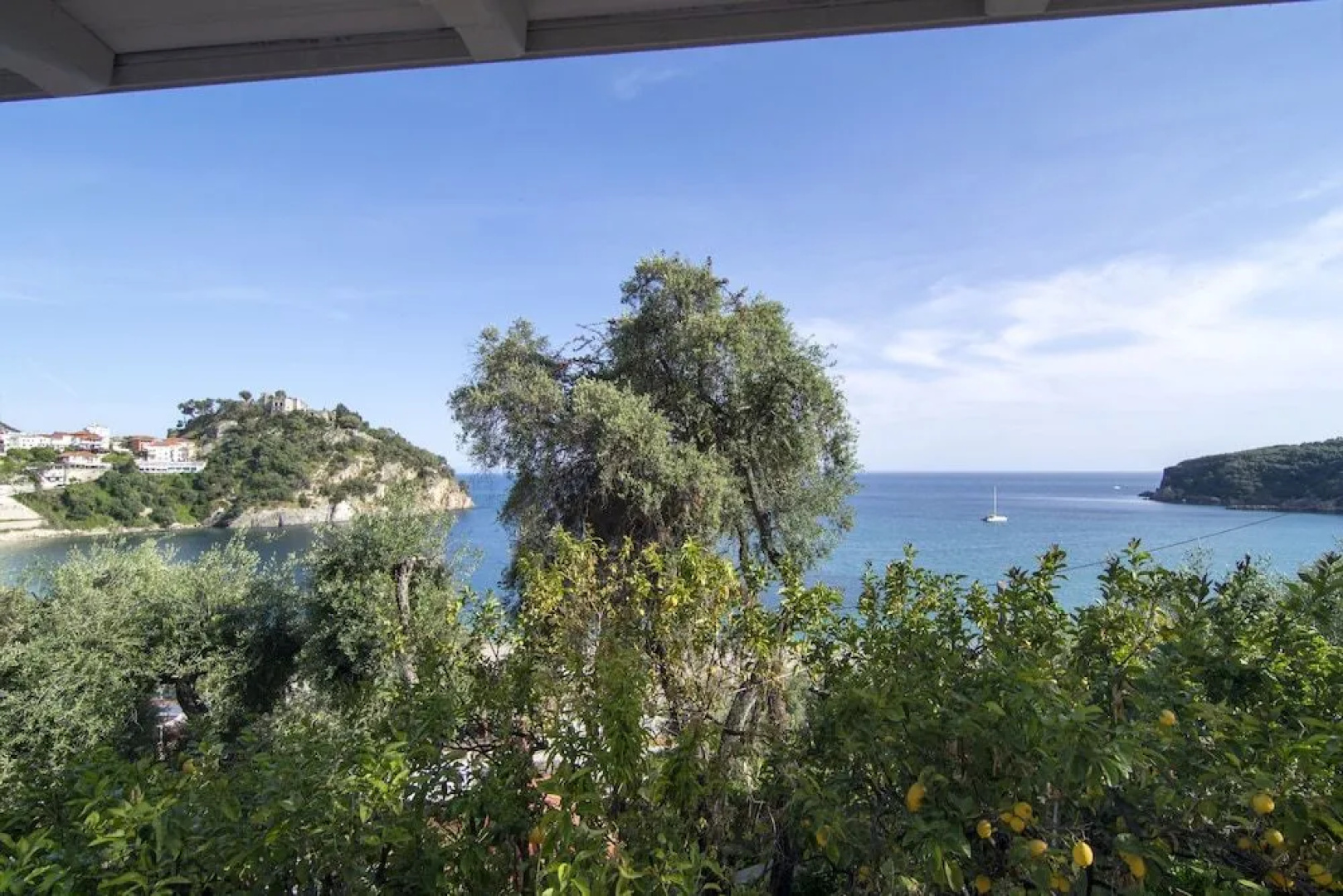 Valtos Beach Hotel