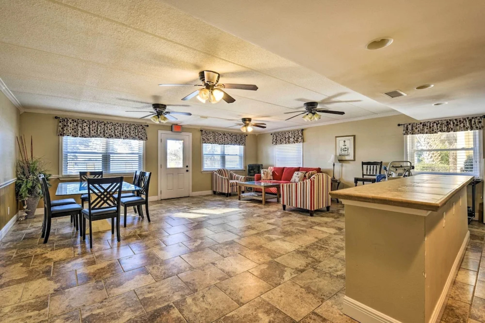 Waterfront Mary Esther Condo w/ Kayaks!