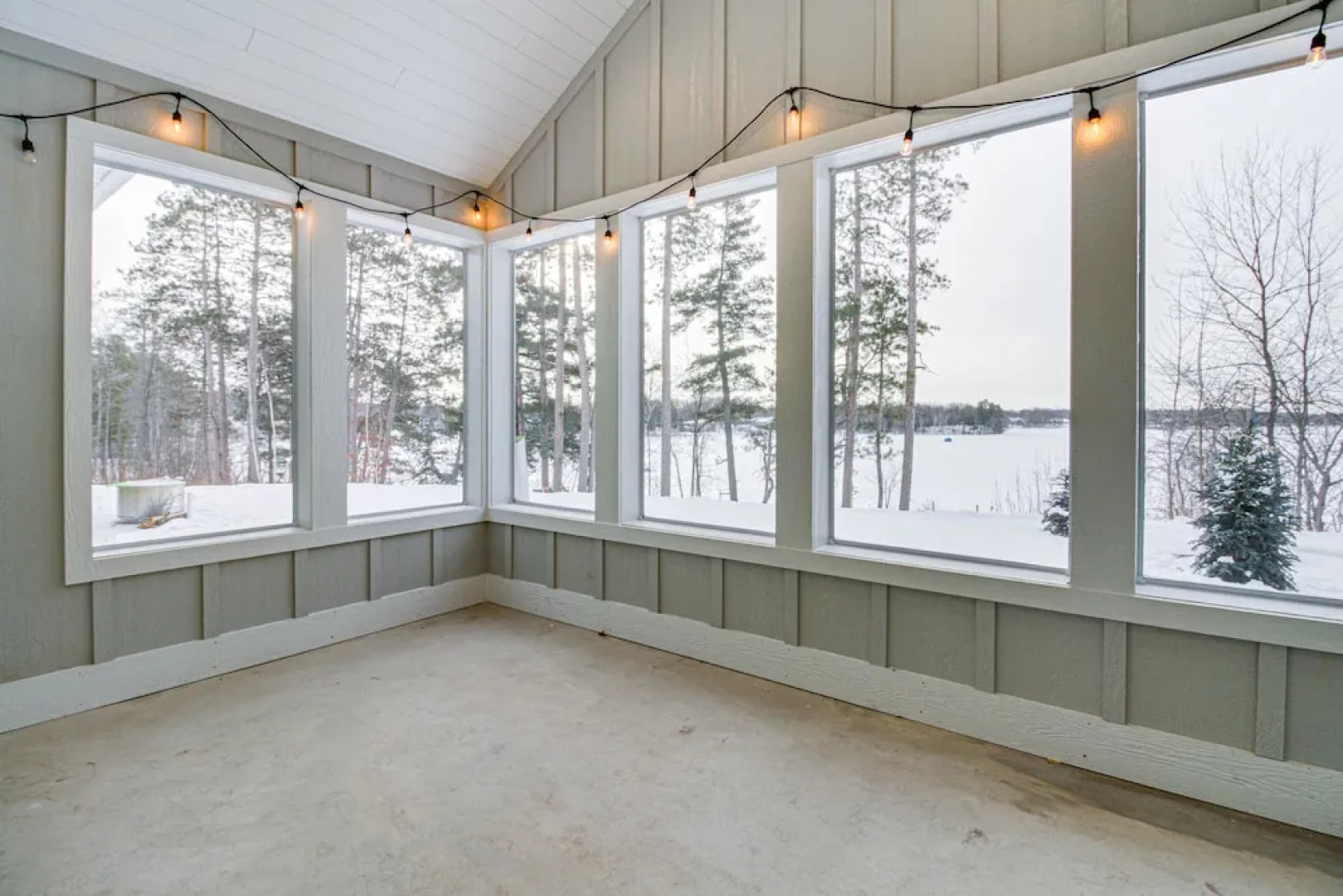 Luxury Serpent Lake Home w/ Gourmet Kitchen!