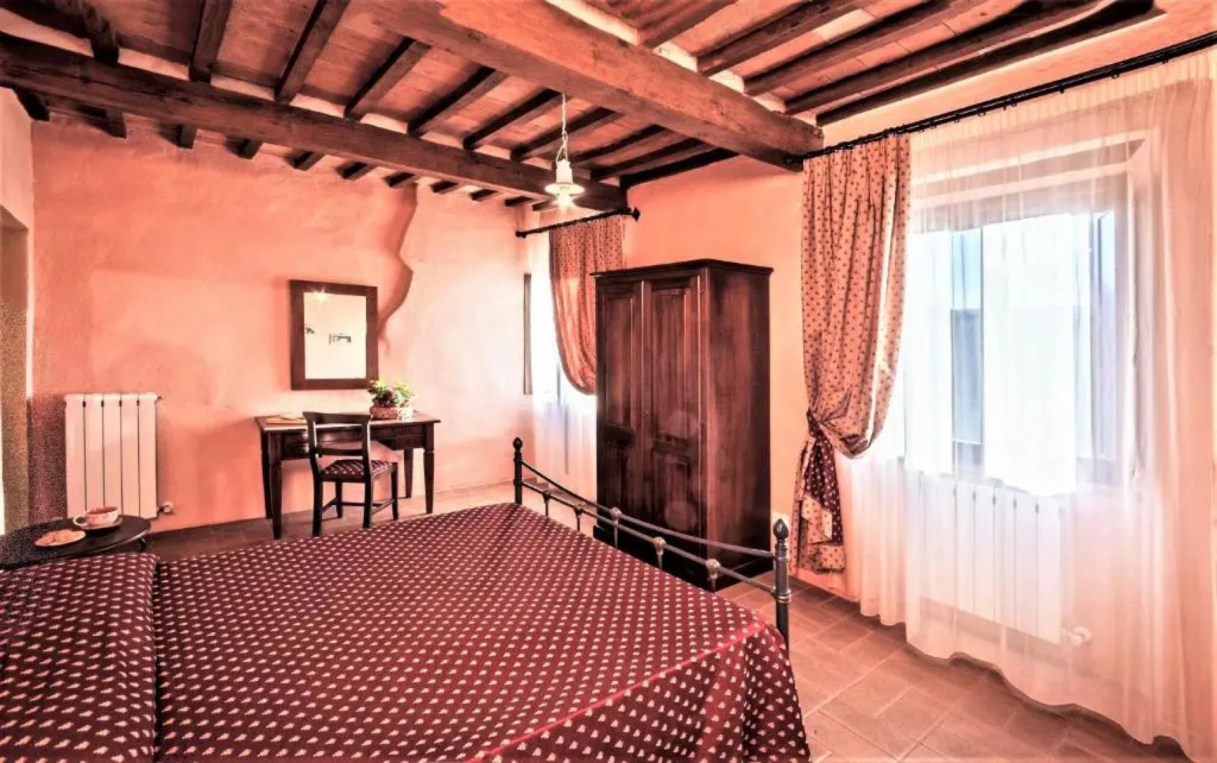 Umbrian Farmhouse Retreat With Private Pool and Garden