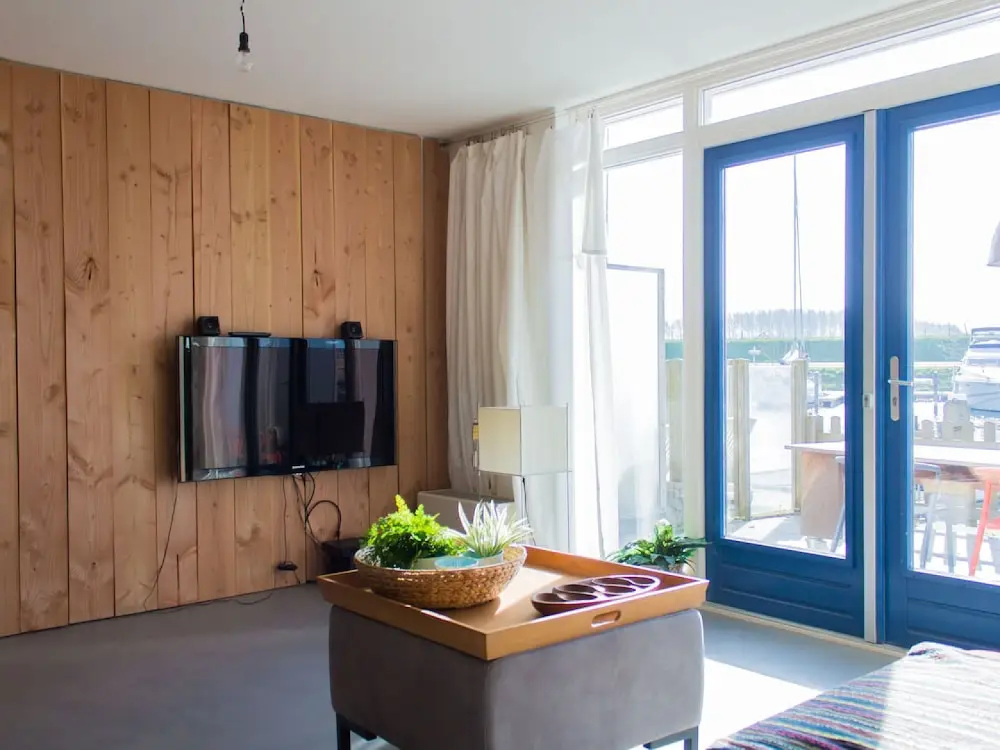 Comfortable House Directly at Veerse Meer