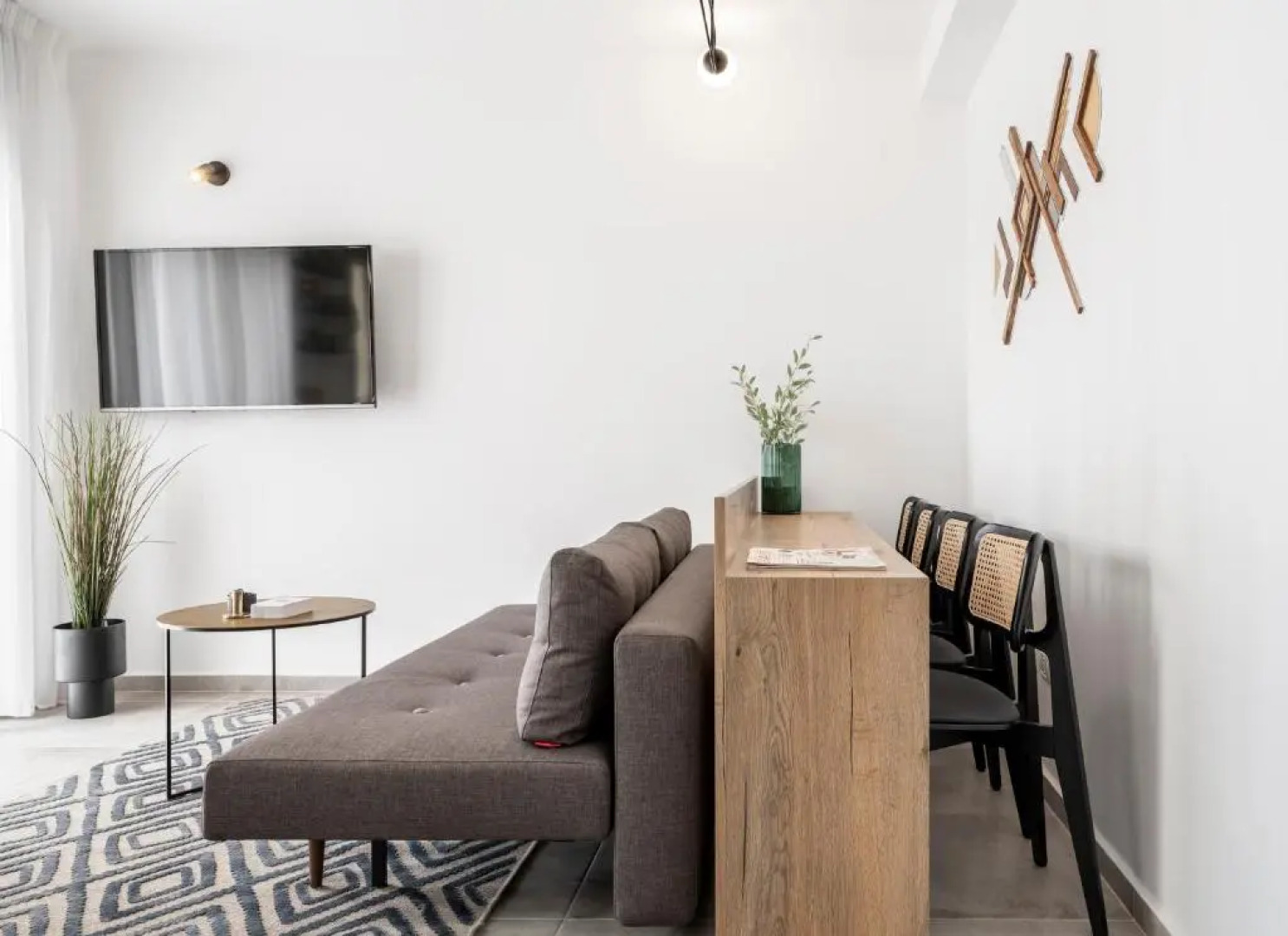 Mr. Agrippa - By TLV2GO