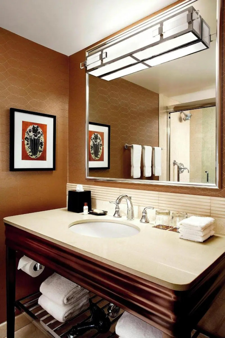 Sheraton Cavalier Calgary Hotel