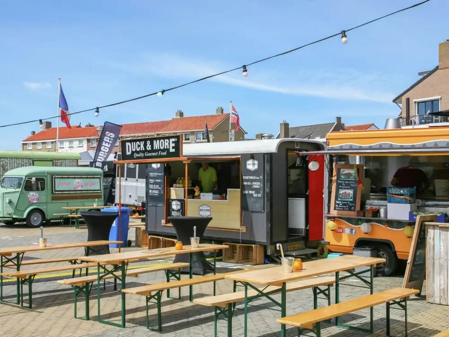 Spacious and Comfortable Holiday Home in Modernised Drive-in House