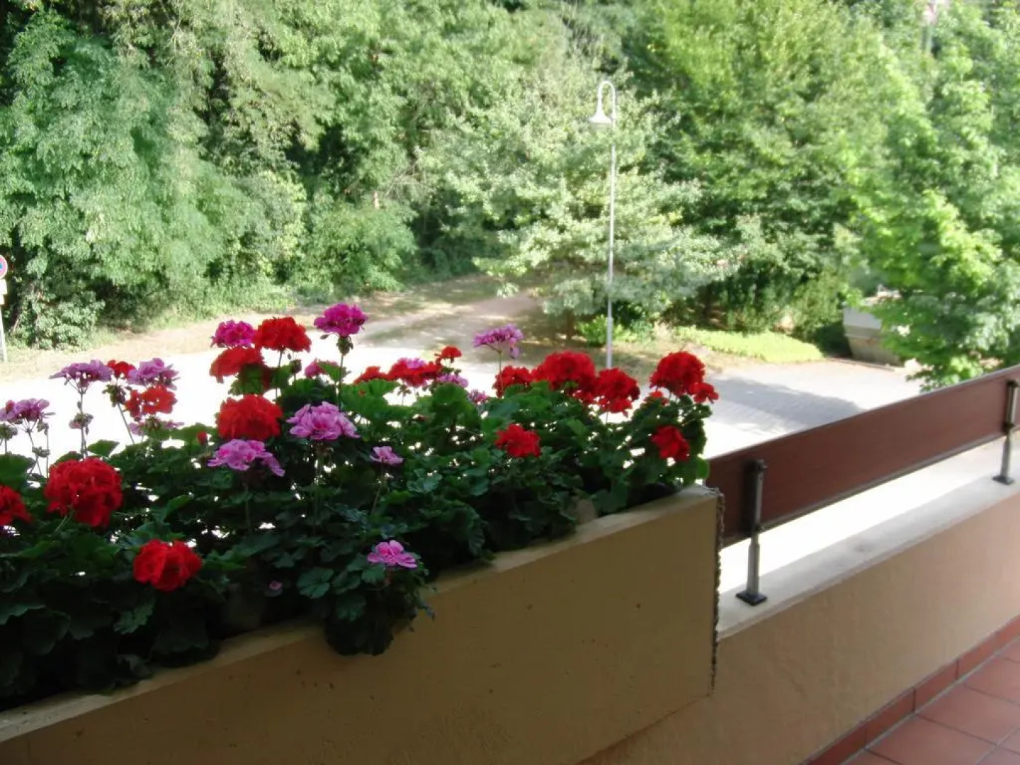 Appartementhaus im Grün