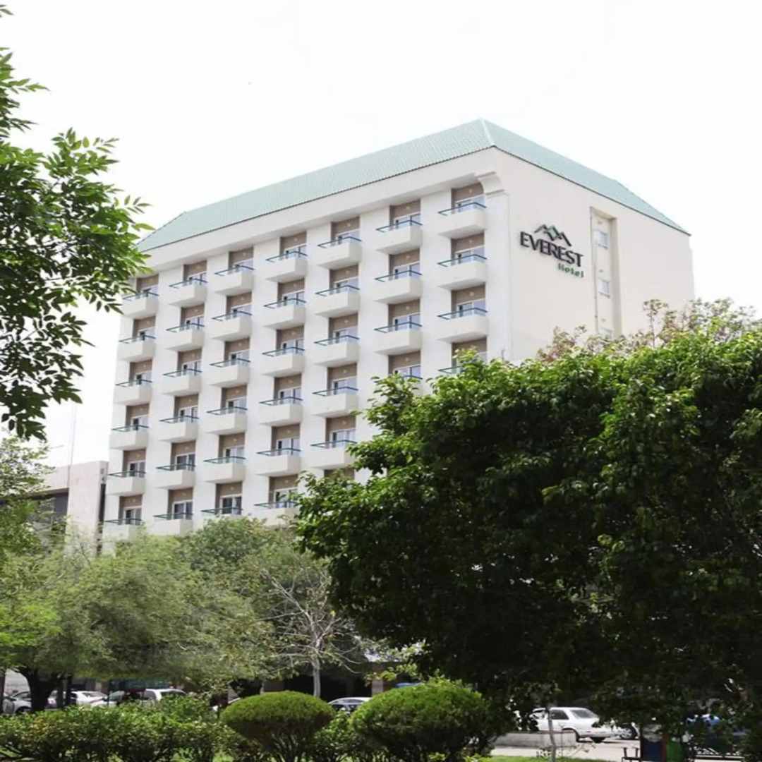 Everest Hotel