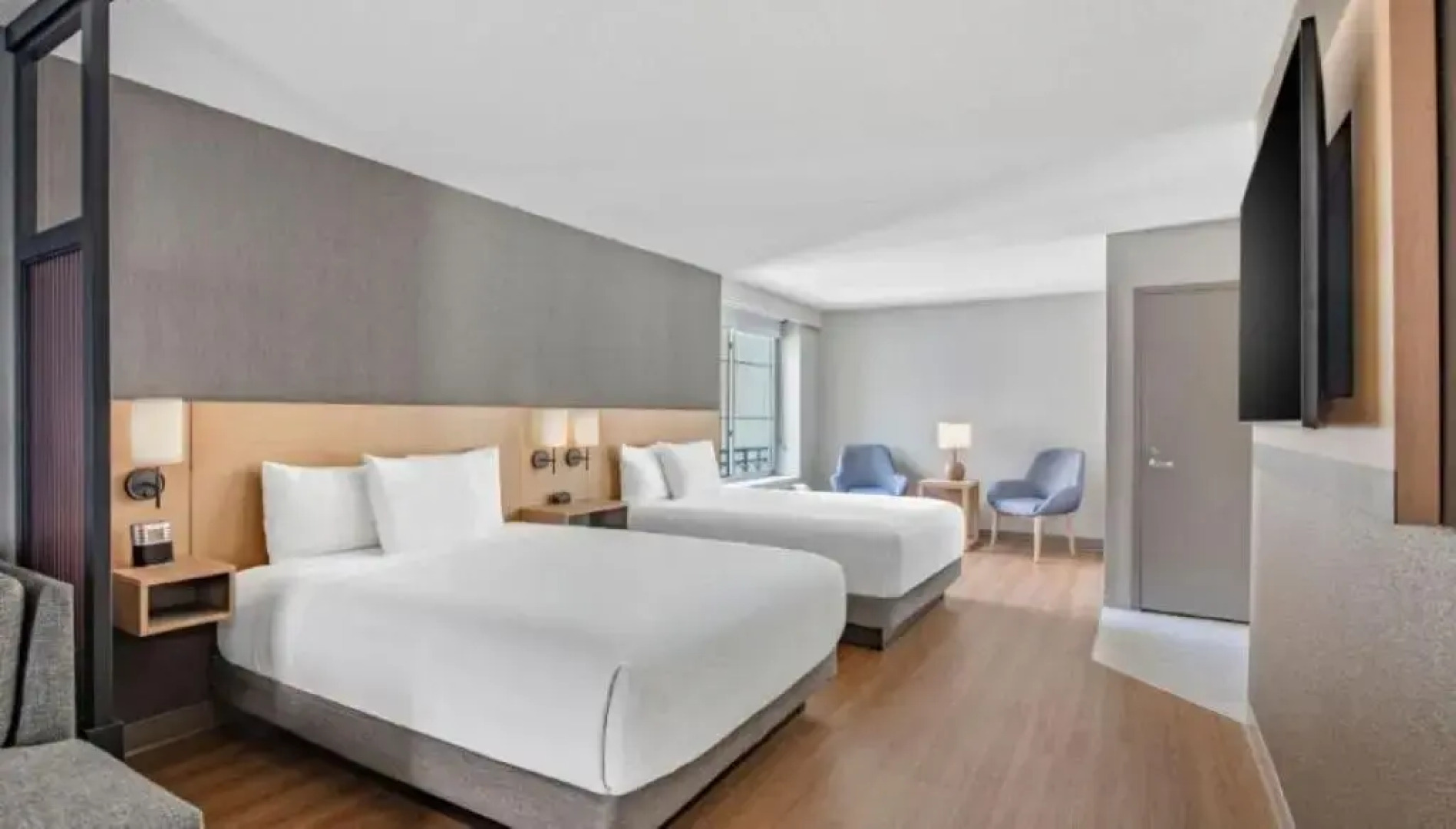 Hyatt Place Riverside Downtown