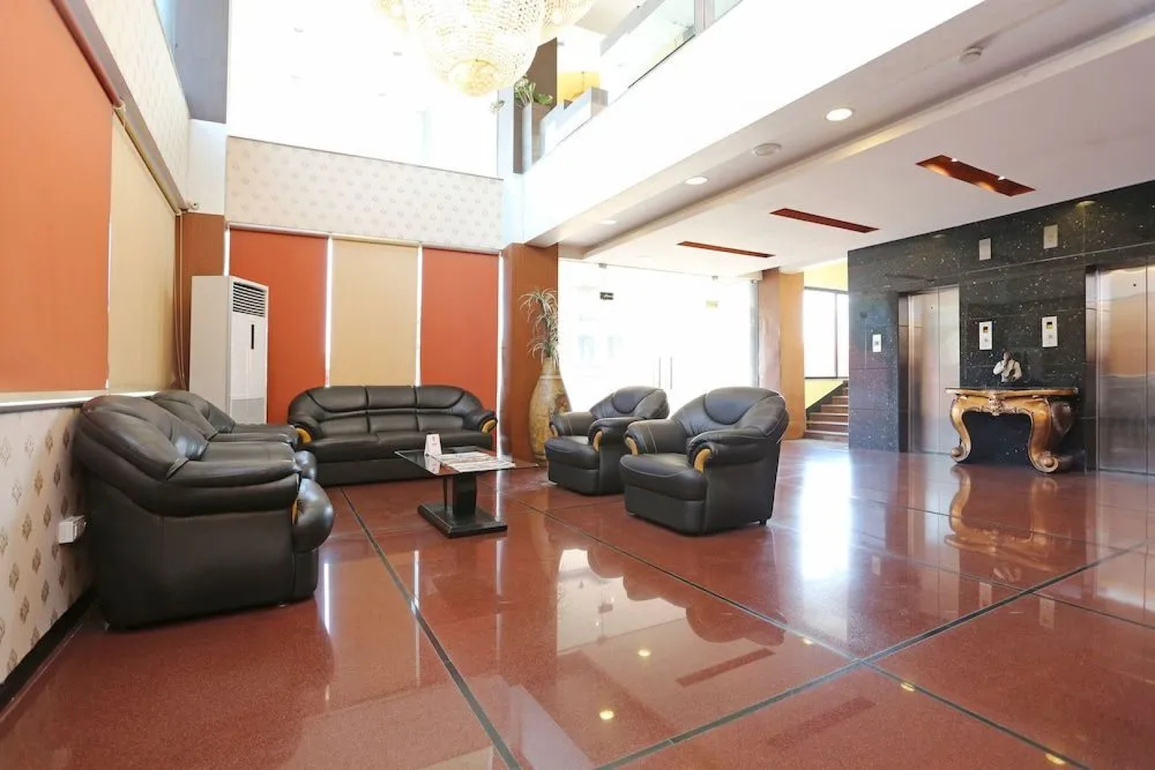 OYO 10392 Hotel Corbiz Tower