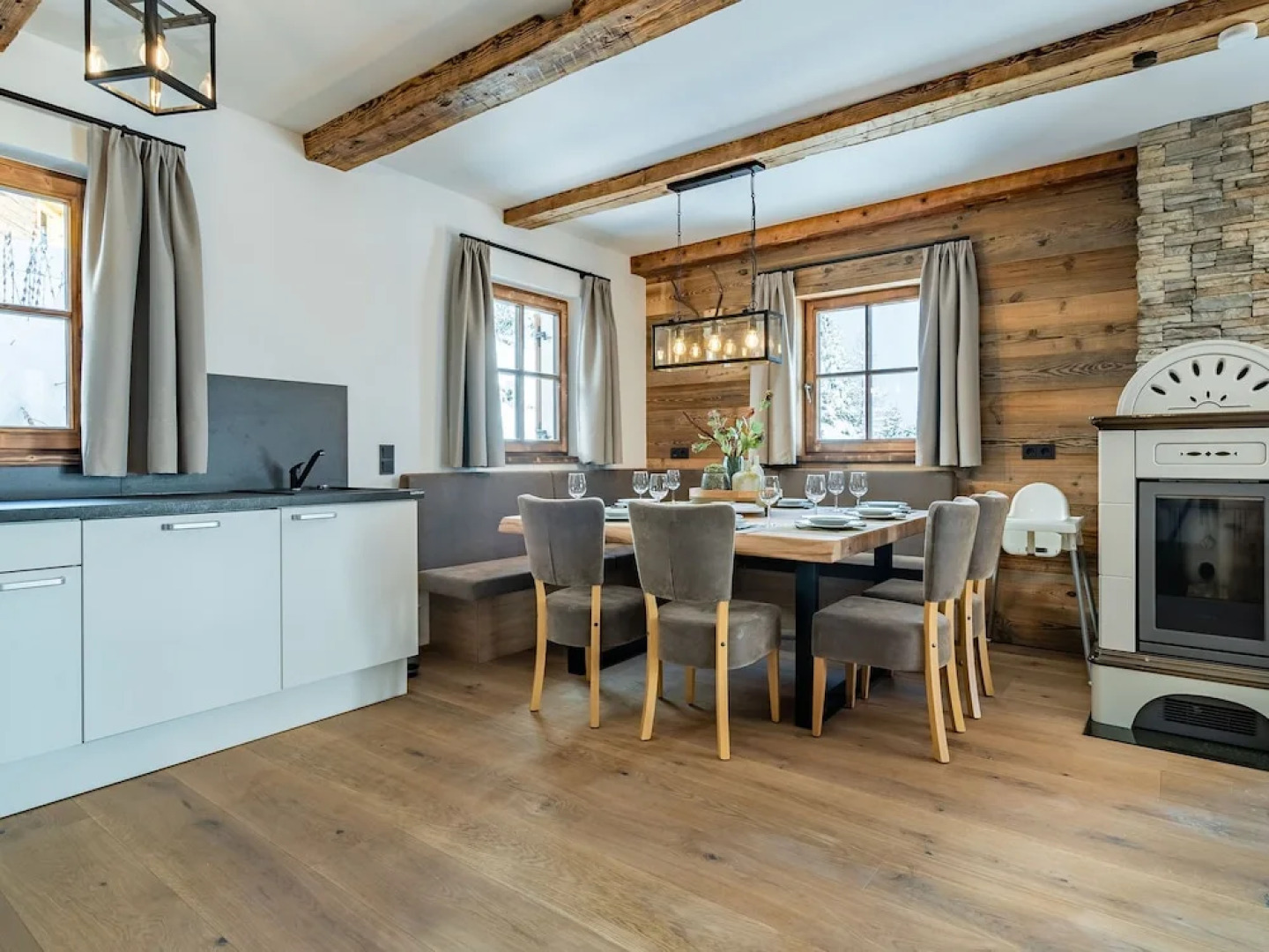 Luxurious Chalet in Katschberghöhe With Balcony