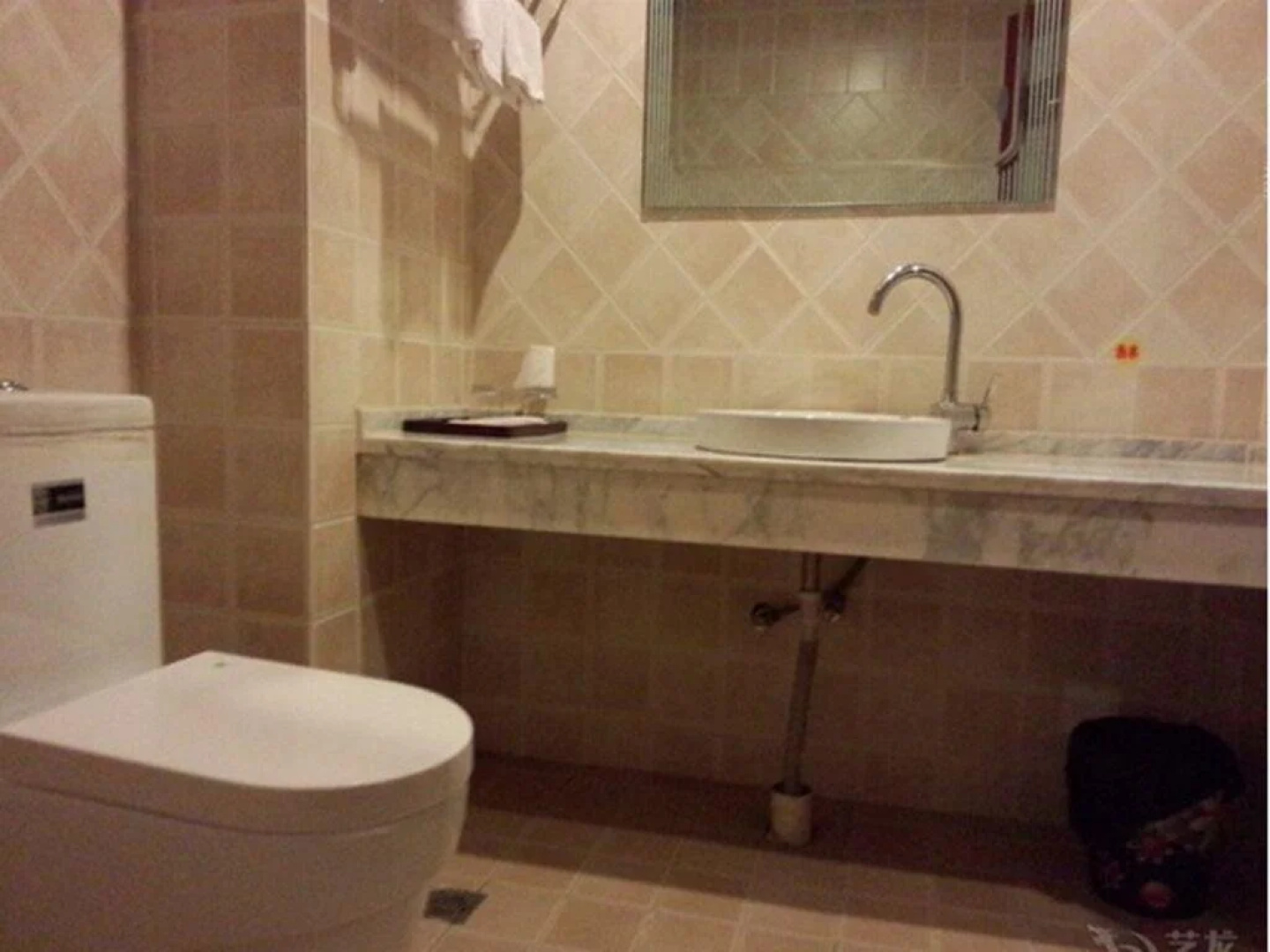 Huatai Business Hotel