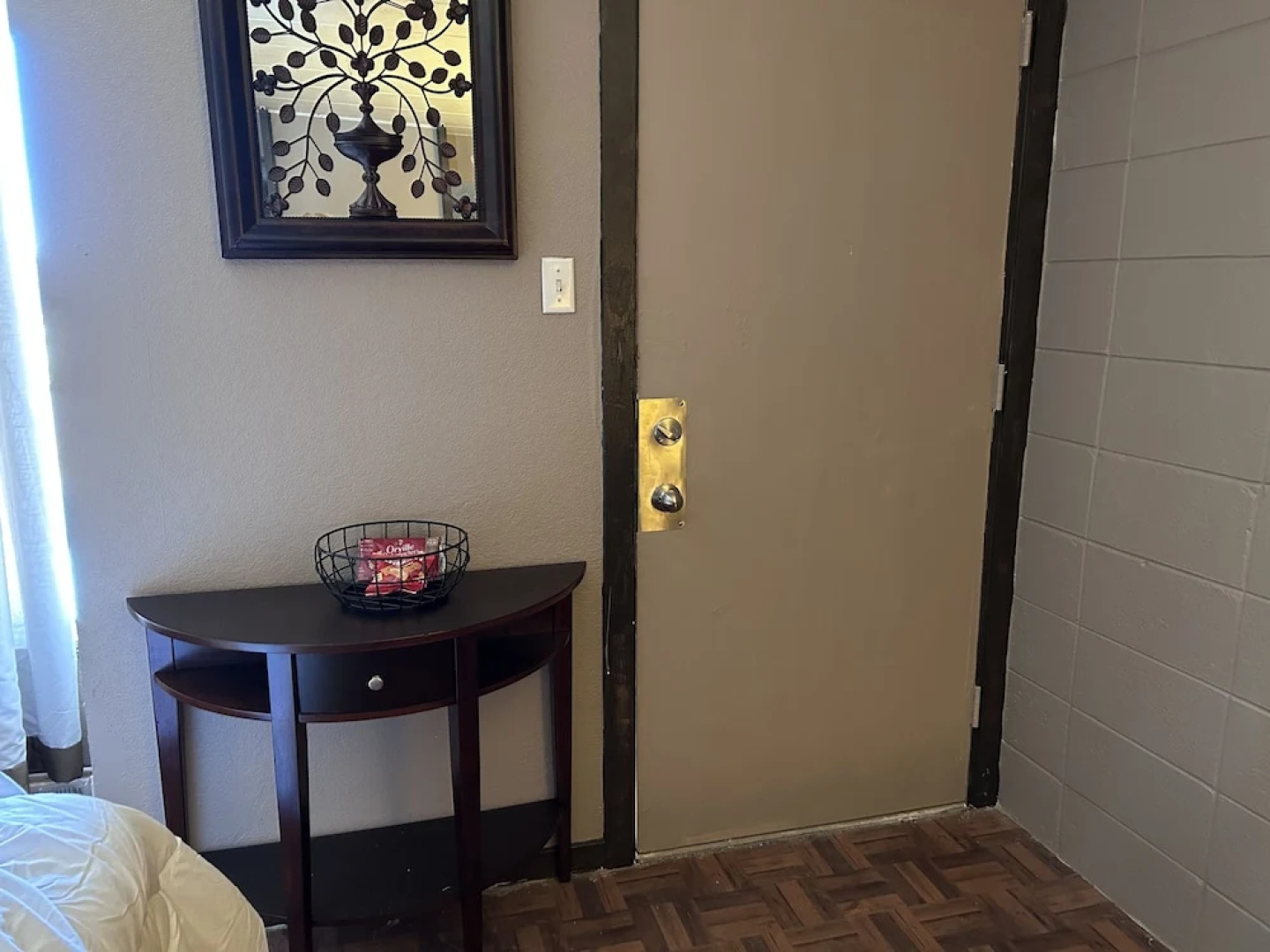 EdgeCliff Inn