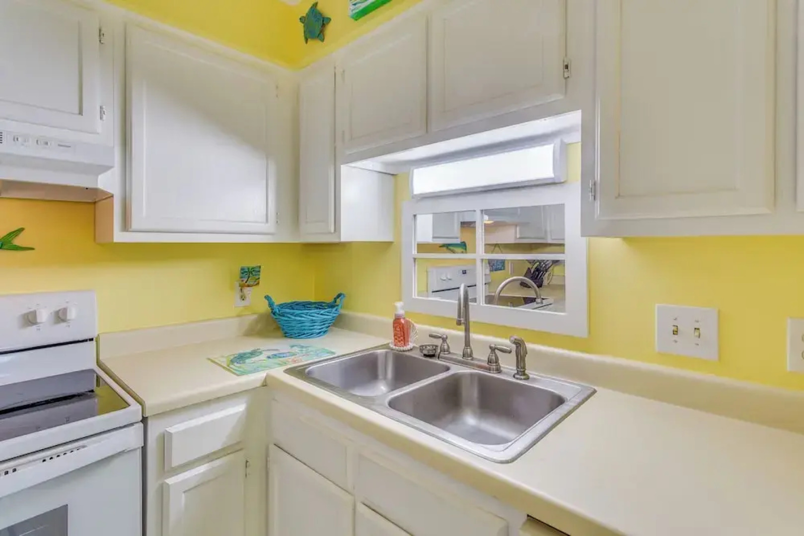 Walk to Shore: Ocean Isle Beach Resort-style Condo