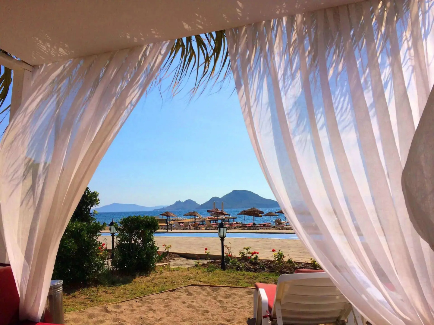 Sun and Sea Beach Hotel