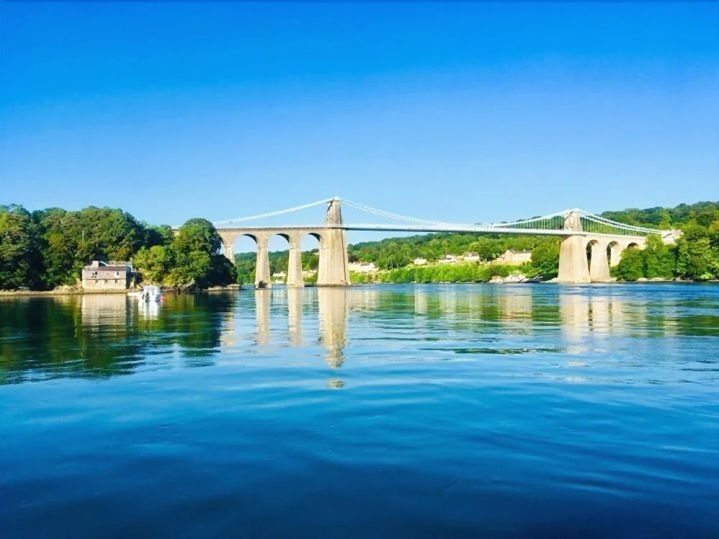 5 Star Rated 2-bed Apartment